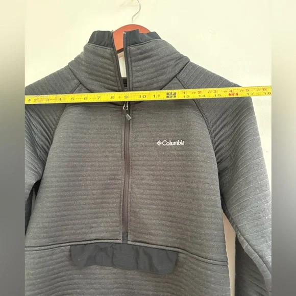 Columbia Women’s Small Grey Half-Zip Pullover - Picture 3 of 6